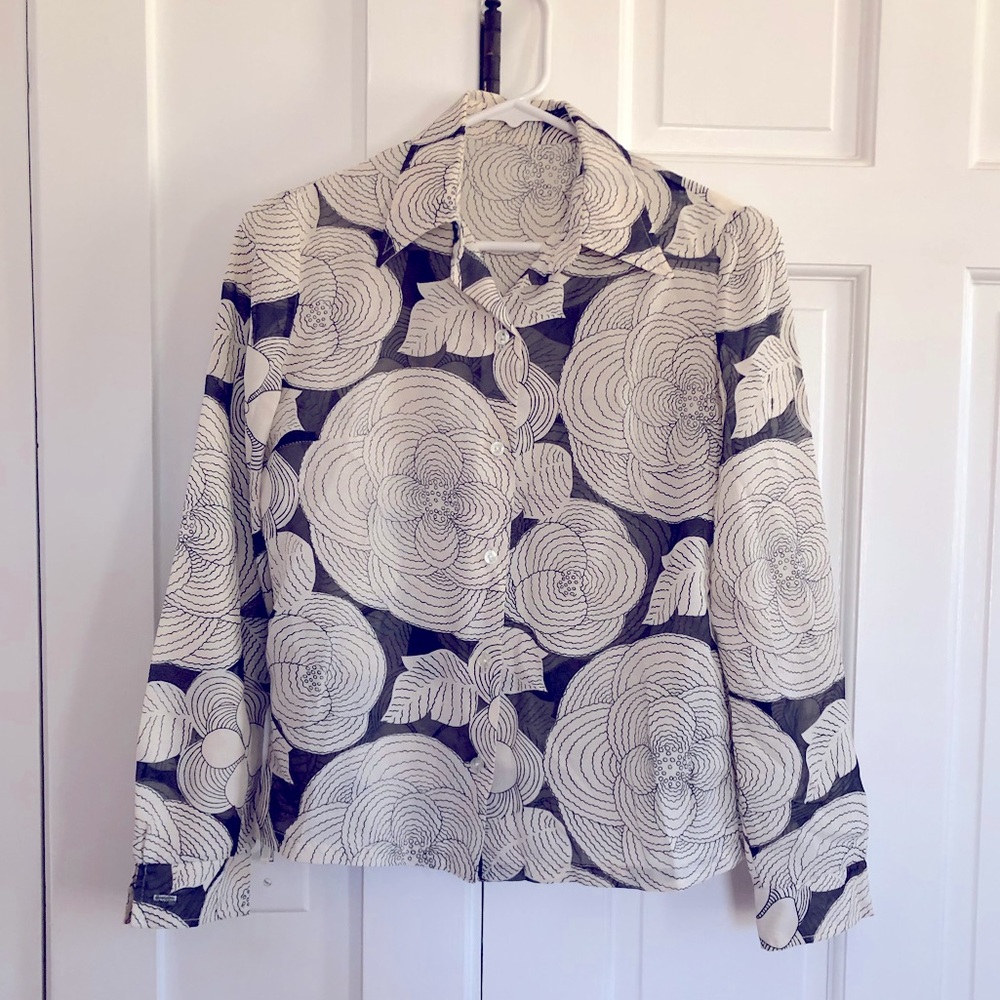 Vintage 60s / 70s  floral button down collared blouse small medium